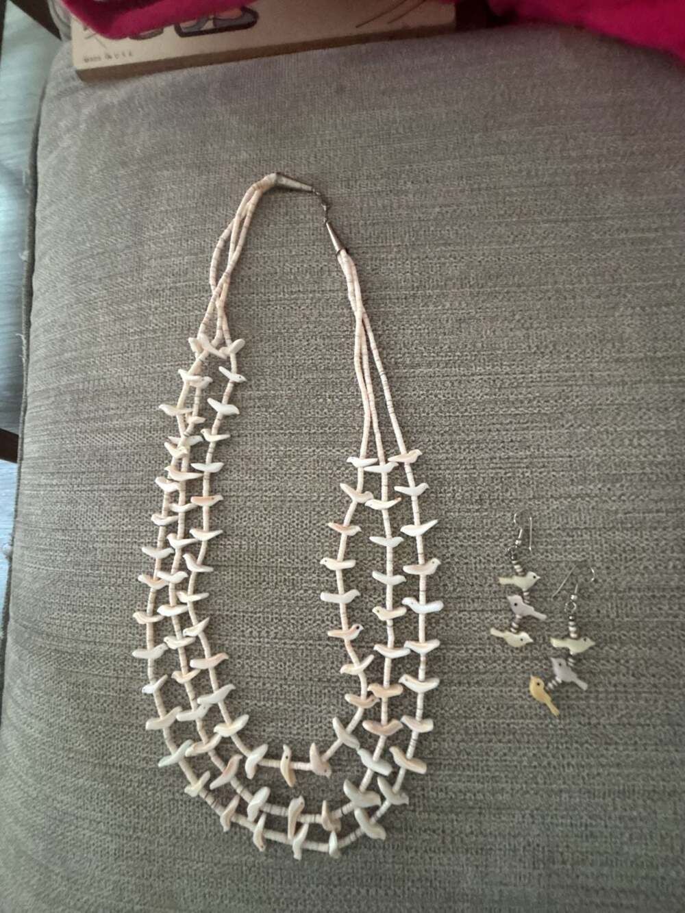 Native American Santo Domingo Carved Shell Bird Fetish Necklace